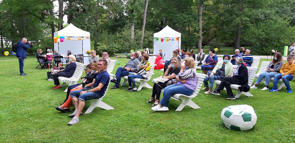 Rugsėjo 5 dieną Daugyvenės kultūros istorijos muziejuje-draustinyje įvyko renginys „Kūrybinės dirbtuvės-knygų mugė „Knygų magija”. Tai – Radviliškio rajono savivaldybės viešosios bibliotekos ir jos filialų projektas, kurį finansavo Lietuvos kultūros taryba ir Radviliškio rajono savivaldybė. Projektas buvo rengiamas vaikams, kurie gyvena atokiau nuo didžiųjų miestų ir turi mažiau galimybių pažinti meną, kultūrą, dailę, dalyvauti susitikimuose su žinomais rašytojais, menininkais, sužinoti apie jų kūrybą, bendraujant tiesiogiai. Siekiant sumažinti šį atotrūkį Radviliškio rajono savivaldybės viešosios bibliotekos Pakalniškių, Pavartyčių bei Raudondvario filialai ir organizavo „Kūrybines dirbtuves-knygų mugę „Knygų magija”.
